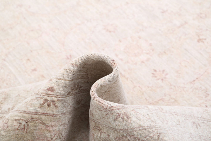 Serenity 8’ 10” x 11’ 11” - No. AV56571 - ALRUG Rug Store