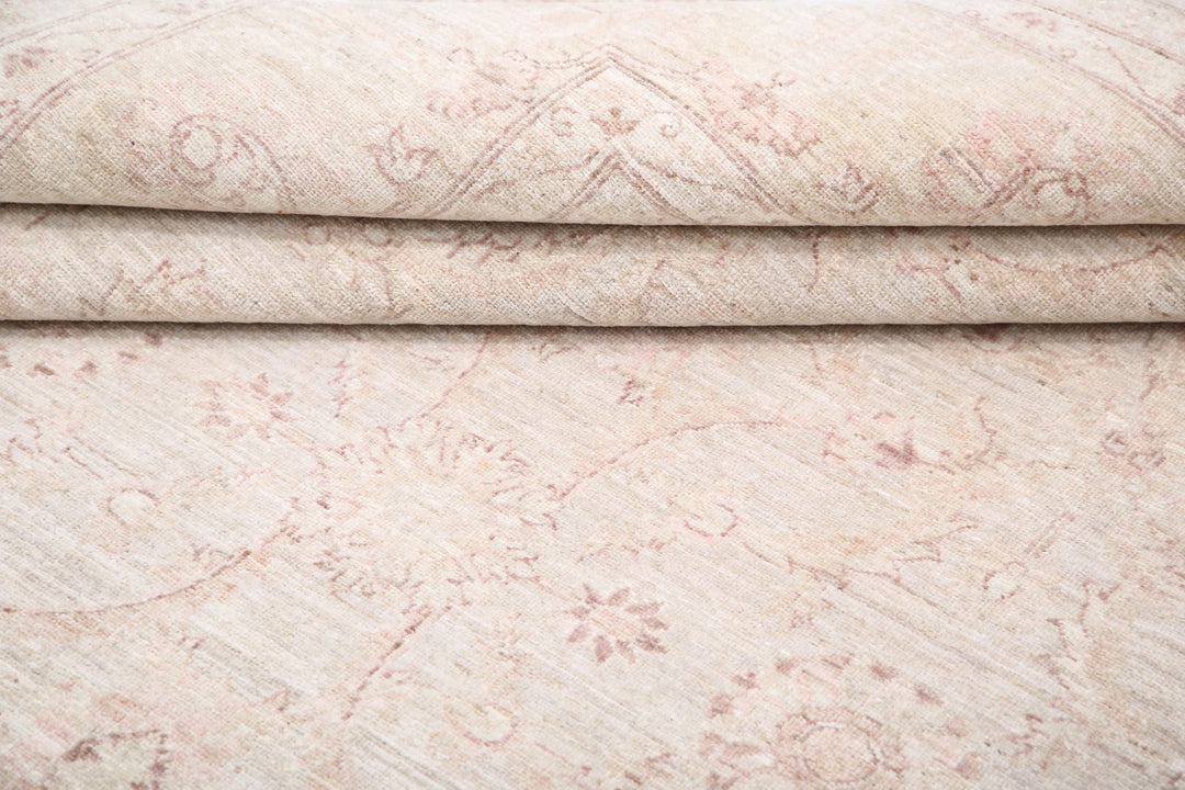 Serenity 8’ 10” x 11’ 11” - No. AV56571 - ALRUG Rug Store