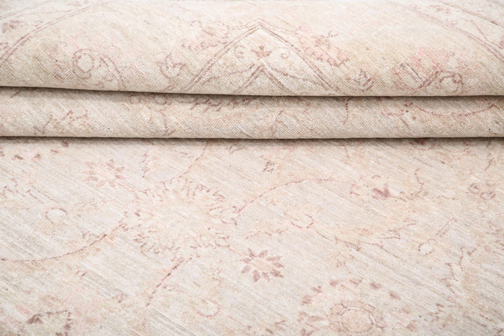 Serenity 8’ 10” x 11’ 11” - No. AV56571 - ALRUG Rug Store