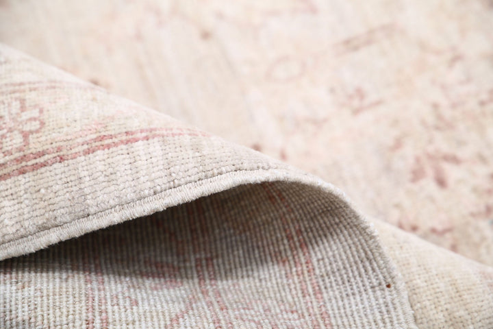 Serenity 8’ 10” x 11’ 11” - No. AV56571 - ALRUG Rug Store