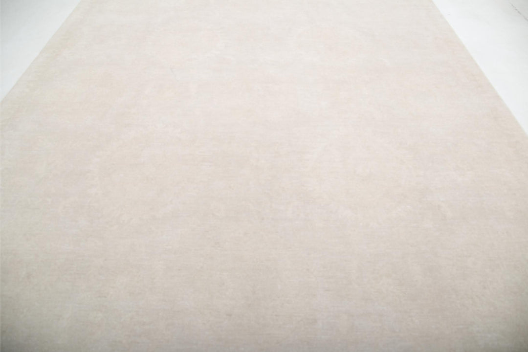 Serenity 9’ 9″ x 13’ 5″ - No. AV74148 - ALRUG Rug Store