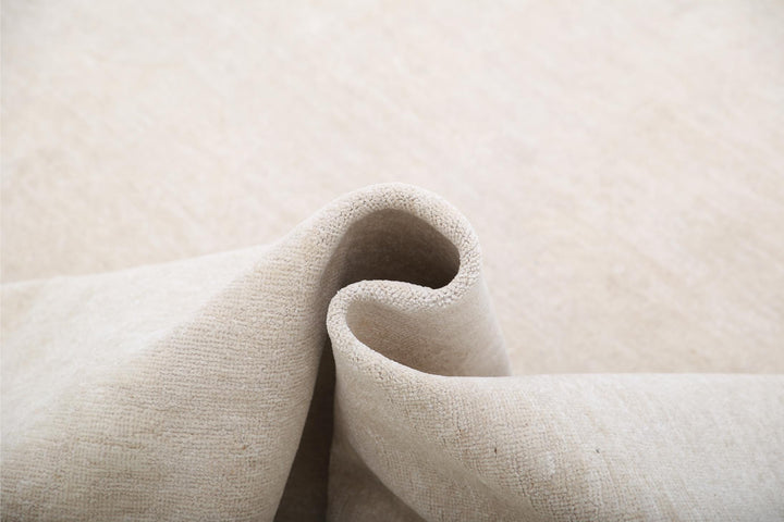 Serenity 9’ 9″ x 13’ 5″ - No. AV74148 - ALRUG Rug Store