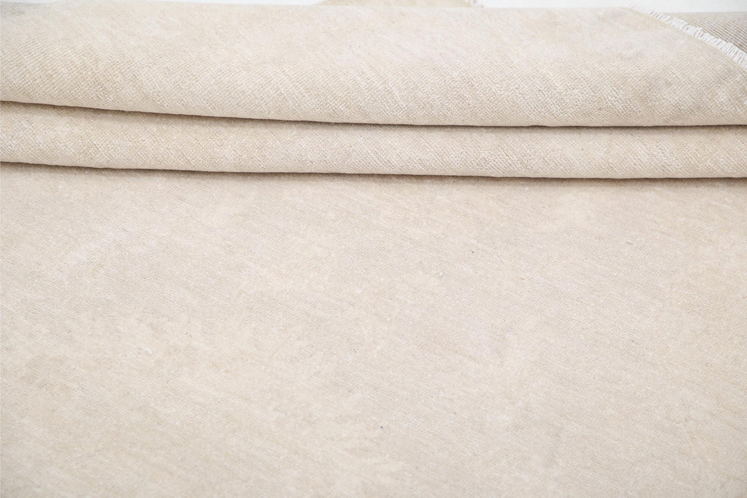 Serenity 9’ 9″ x 13’ 5″ - No. AV74148 - ALRUG Rug Store