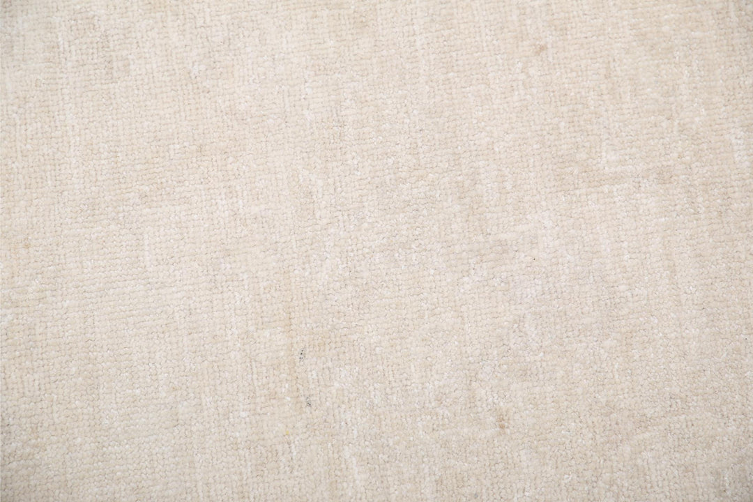 Serenity 9’ 9″ x 13’ 5″ - No. AV74148 - ALRUG Rug Store