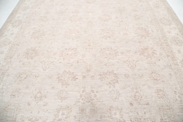 Grey Pakistani Serenity Rug 9'11" x 13'7" Hand-Knotted view 15