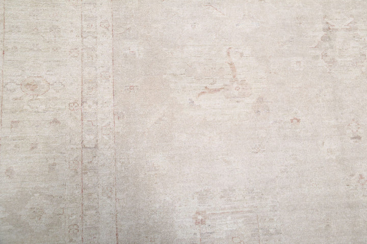 Serenity 9’ 1″ x 11’ 7″ - No. AV25604 - ALRUG Rug Store