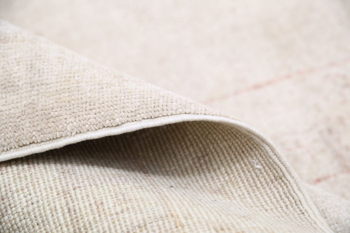 Serenity 9’ 1″ x 11’ 7″ - No. AV25604 - ALRUG Rug Store