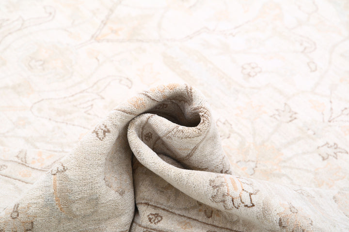 Serenity 9’ 1″ x 12’ 0″ - No. AV52592 - ALRUG Rug Store