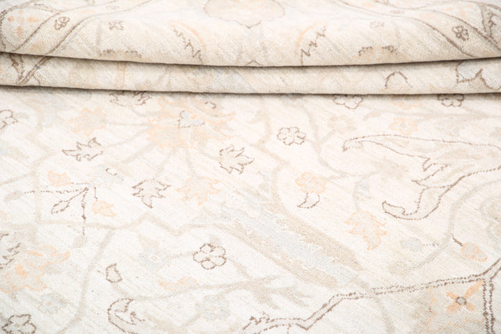 Serenity 9’ 1″ x 12’ 0″ - No. AV52592 - ALRUG Rug Store