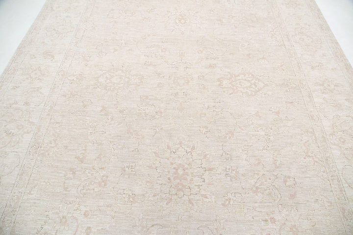 Serenity 8’ 9″ x 12’ 1″ - No. AV34538 - ALRUG Rug Store