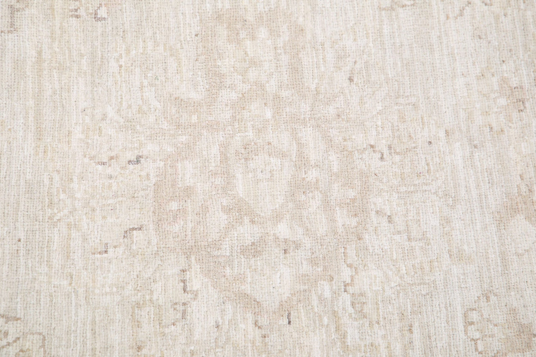 Serenity 8’ 9″ x 12’ 1″ - No. AV34538 - ALRUG Rug Store