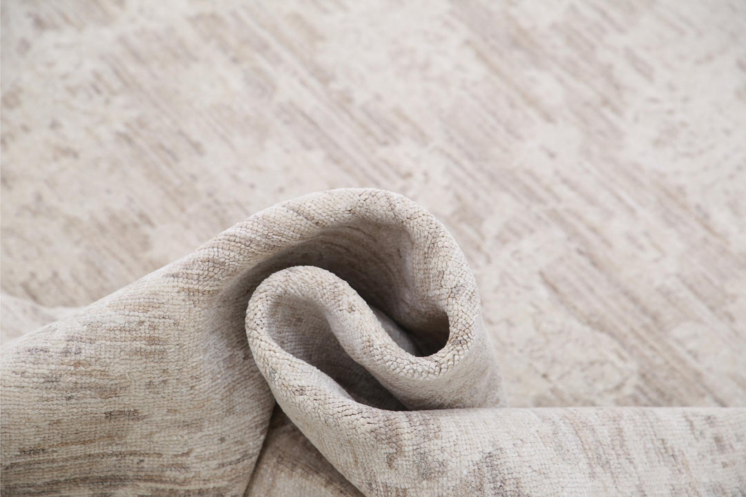 Serenity 8’ 0″ x 9’ 1″ - No. AV17613 - ALRUG Rug Store