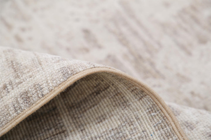 Serenity 8’ 0″ x 9’ 1″ - No. AV17613 - ALRUG Rug Store