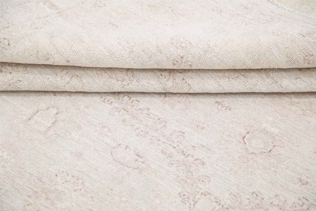 Serenity 8’ 1″ x 9’ 5″ - No. AV25247 - ALRUG Rug Store