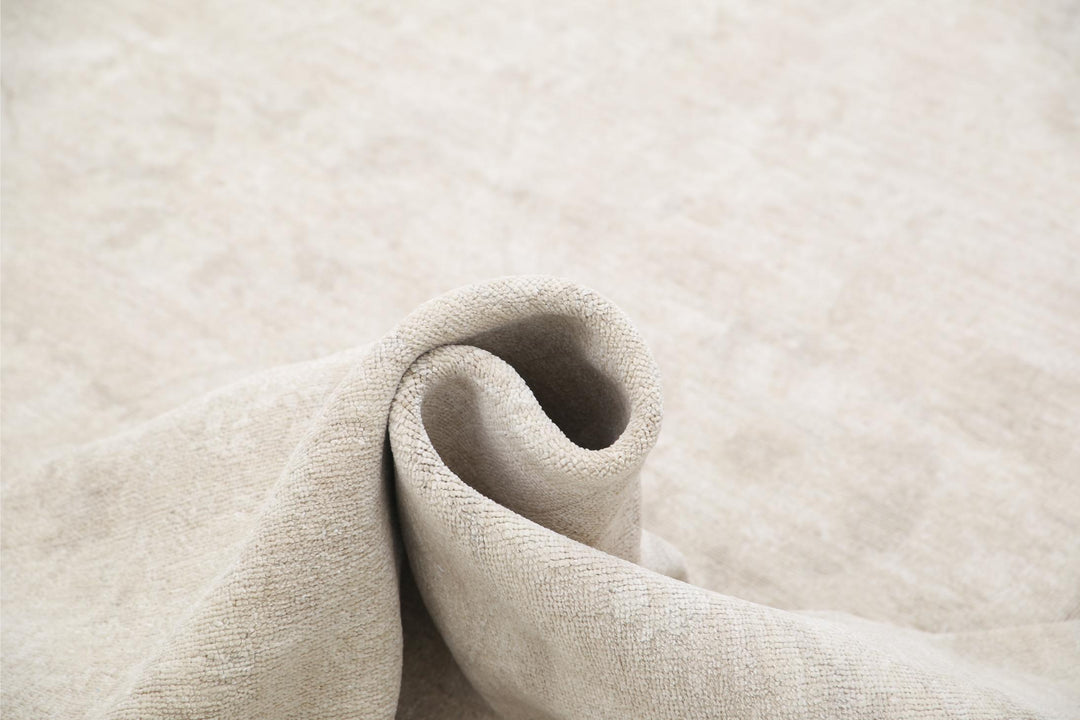 Serenity 9’ 9″ x 13’ 10” - No. AV77583 - ALRUG Rug Store