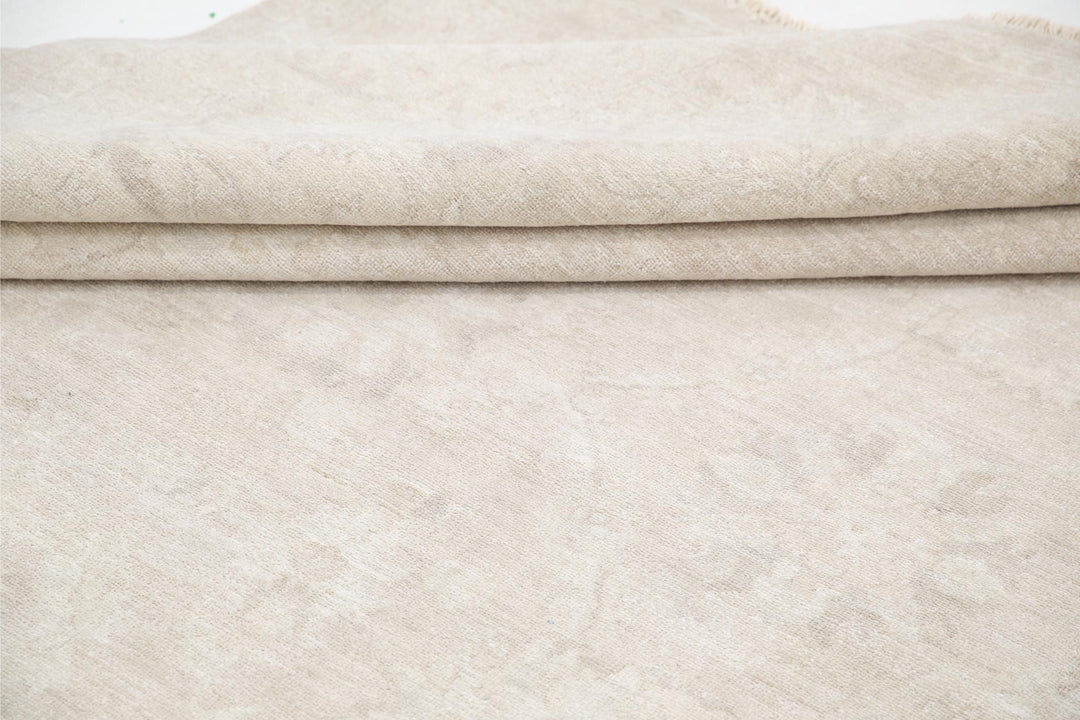 Serenity 9’ 9″ x 13’ 10” - No. AV77583 - ALRUG Rug Store