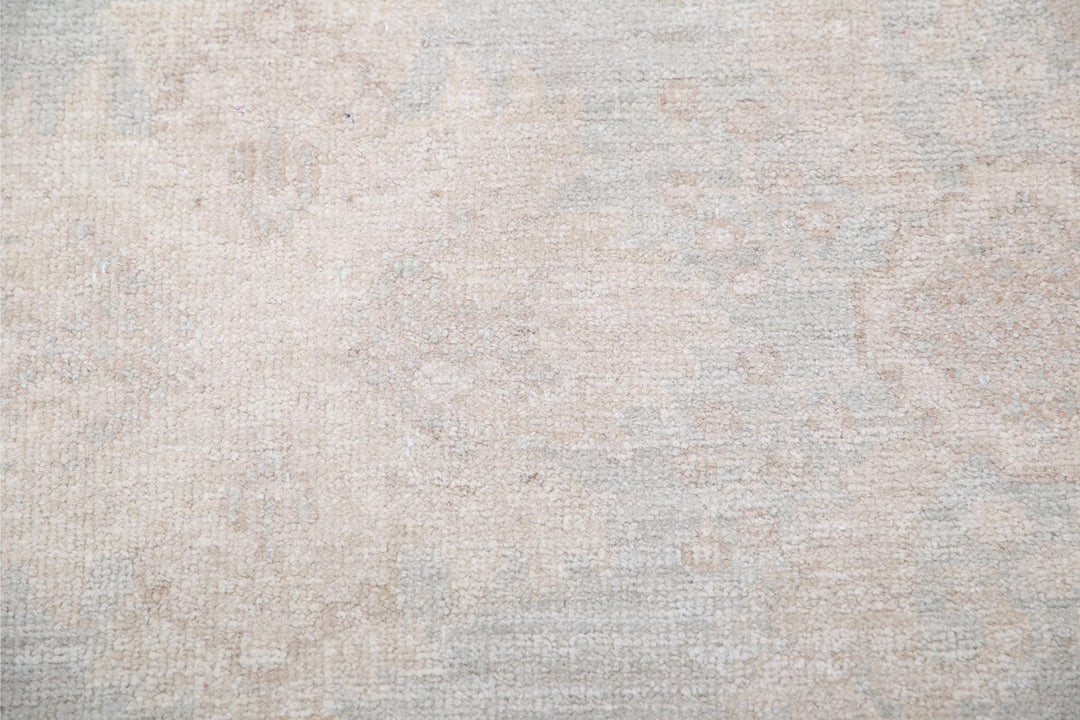 Serenity 7’ 10” x 9’ 7″ - No. AV89104 - ALRUG Rug Store