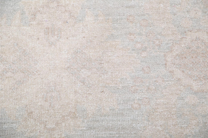 Serenity 7’ 10” x 9’ 7″ - No. AV89104 - ALRUG Rug Store