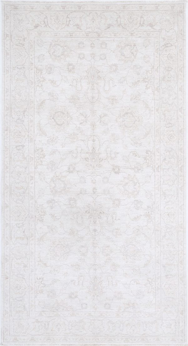 Ivory Pakistani Serenity Rug 4'11" x 9'4" Hand-Knotted
