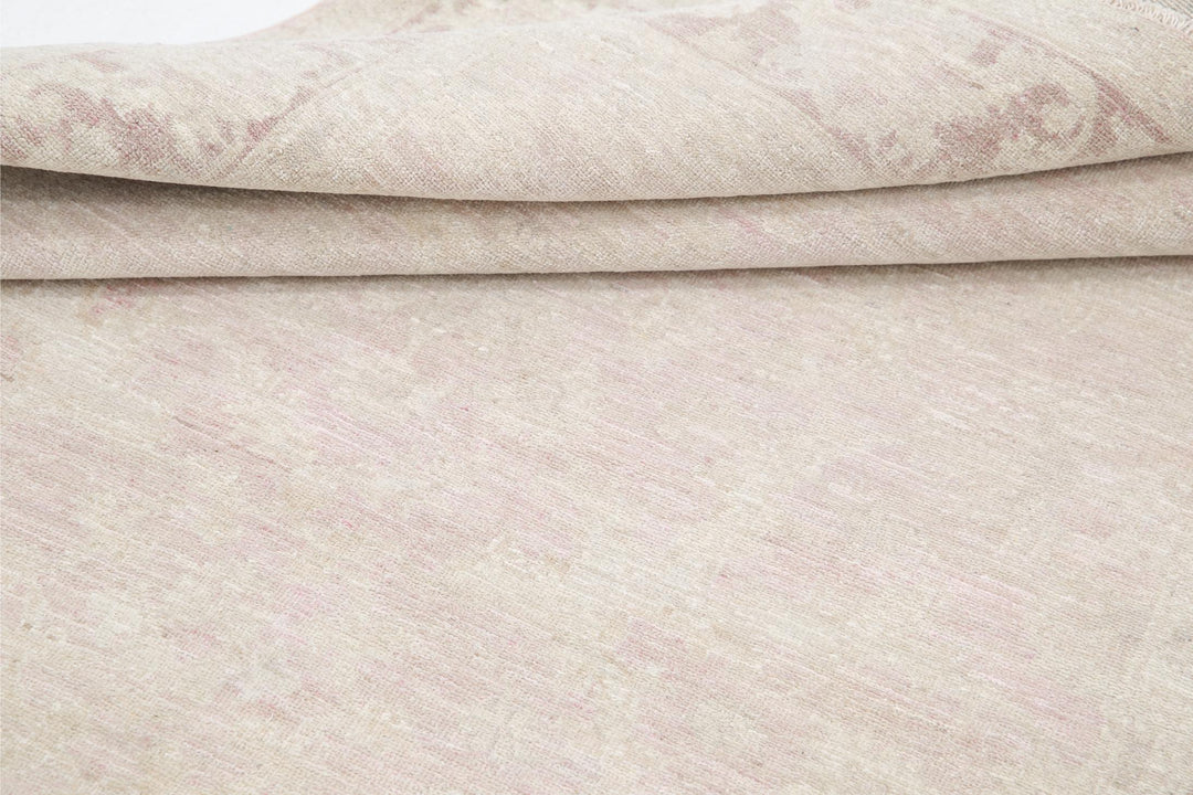 Serenity 5’ 0″ x 10’ 2″ - No. AV92619 - ALRUG Rug Store