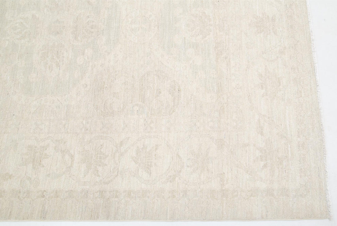 Serenity 5’ 2″ x 15’ 0″ - No. AV39734 - ALRUG Rug Store