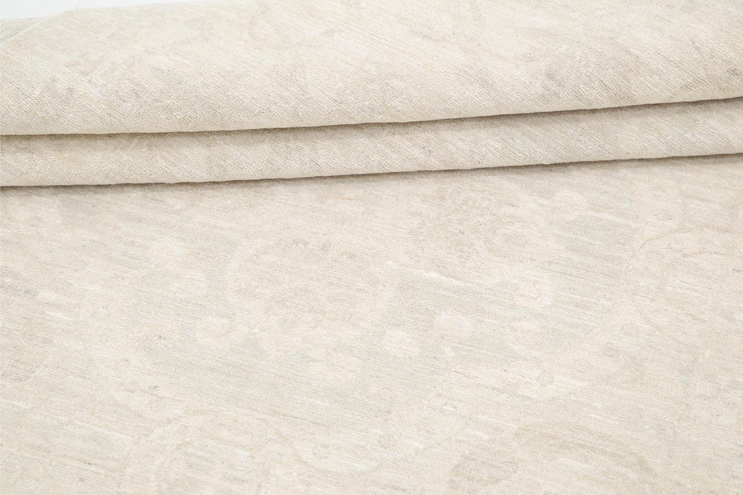 Serenity 5’ 2″ x 15’ 0″ - No. AV39734 - ALRUG Rug Store