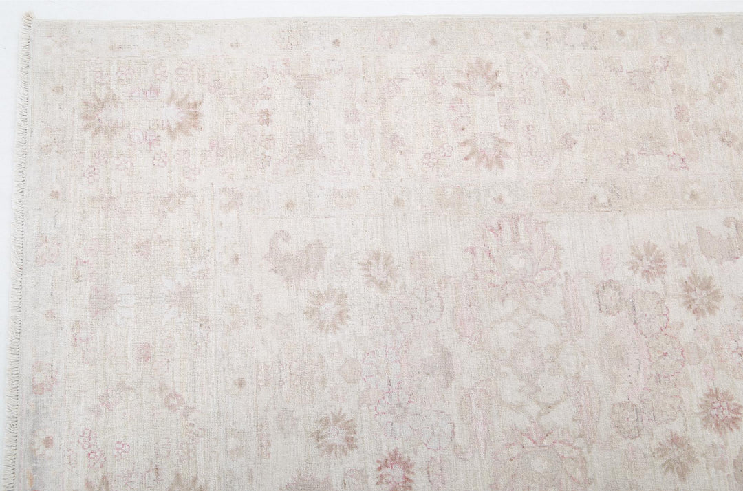 Ariana 8’ 1″ x 9’ 5″ - No. AV42146 - ALRUG Rug Store