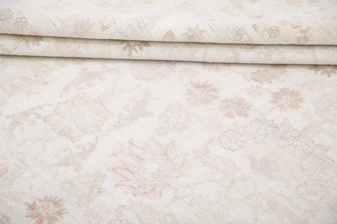 Ariana 8’ 1″ x 9’ 5″ - No. AV42146 - ALRUG Rug Store