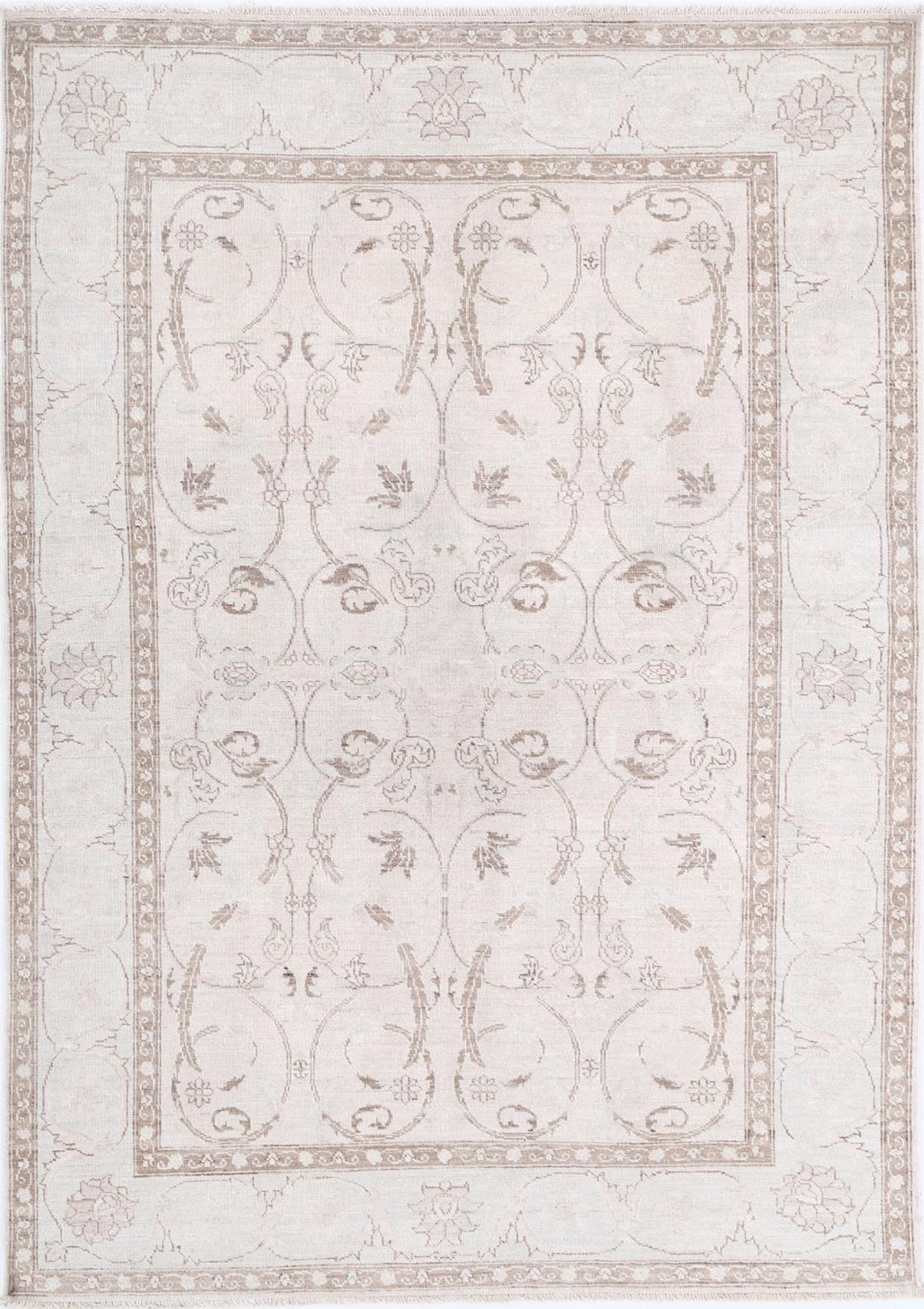 Ivory Pakistani Tabriz Rug 4'3" x 5'11" Hand-Knotted