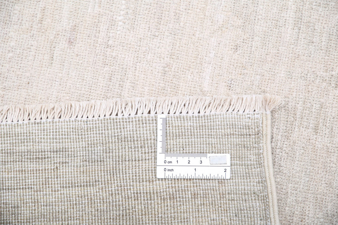 Serenity 9’ 1″ x 12’ 4″ - No. AV17910 - ALRUG Rug Store