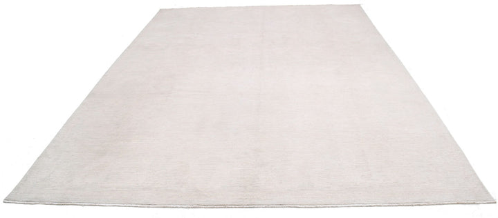 Serenity 9’ 1″ x 12’ 4″ - No. AV17910 - ALRUG Rug Store