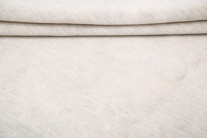 Serenity 9’ 1″ x 12’ 4″ - No. AV17910 - ALRUG Rug Store