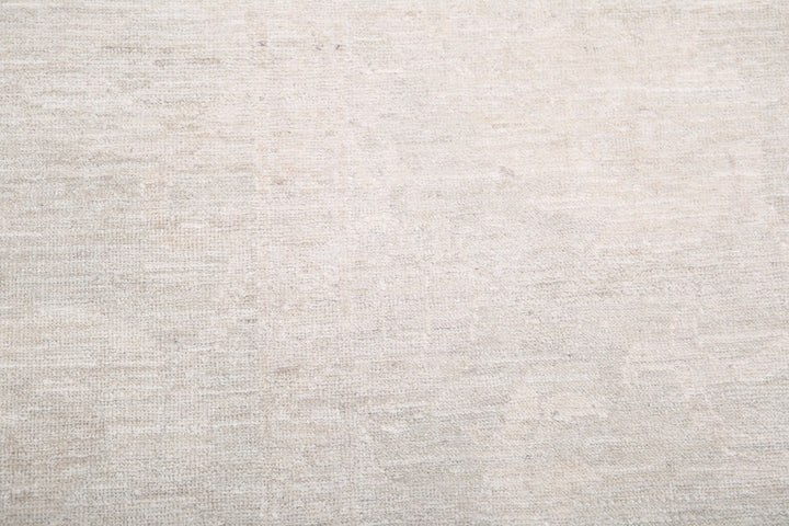 Serenity 9’ 1″ x 12’ 4″ - No. AV17910 - ALRUG Rug Store