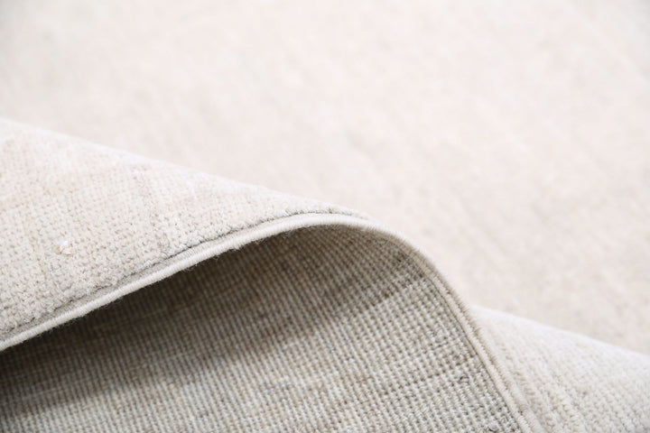 Serenity 9’ 1″ x 12’ 4″ - No. AV17910 - ALRUG Rug Store