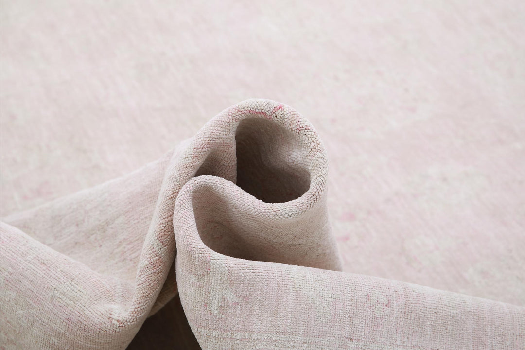 Serenity 9’ 10” x 12’ 7″ - No. AV19780 - ALRUG Rug Store