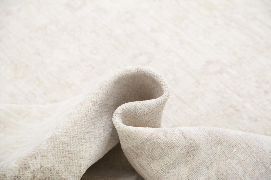 Serenity 8’ 10” x 11’ 8″ - No. AV99932 - ALRUG Rug Store