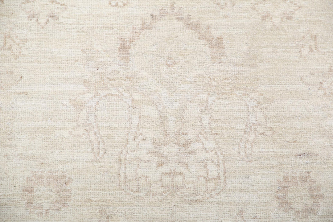 Serenity 8’ 10” x 11’ 8″ - No. AV99932 - ALRUG Rug Store