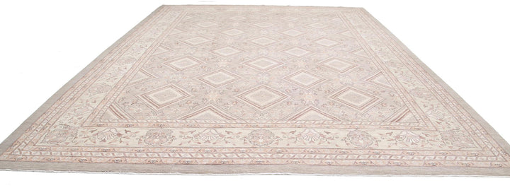 Serenity 13’ 4″ x 17’ 6″ - No. AV82640 - ALRUG Rug Store