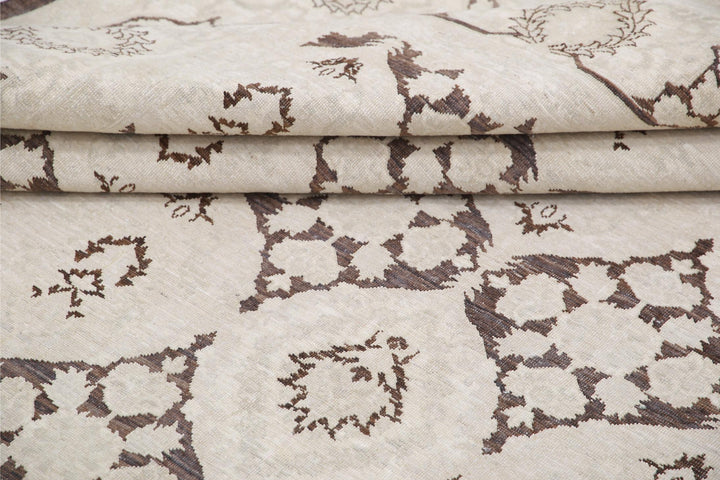 Serenity 8’ 11” x 11’ 8″ - No. AV24270 - ALRUG Rug Store