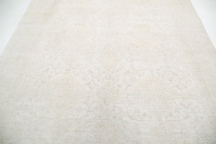 Serenity 8’ 2″ x 10’ 1″ - No. AV30783 - ALRUG Rug Store