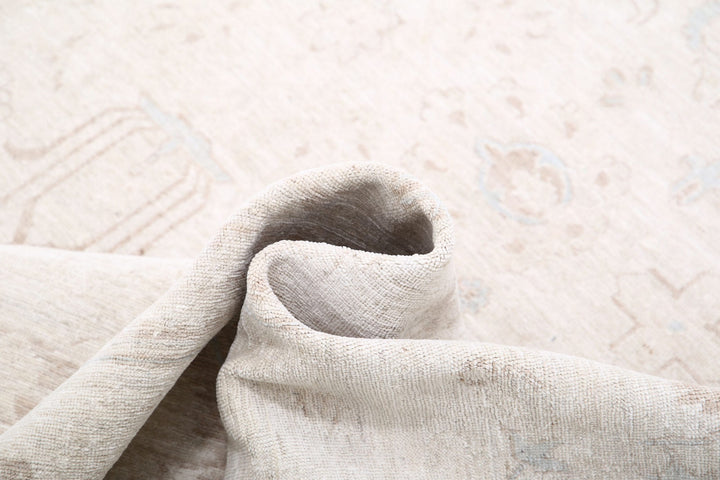 Serenity 8’ 7″ x 11’ 7″ - No. AV42302 - ALRUG Rug Store