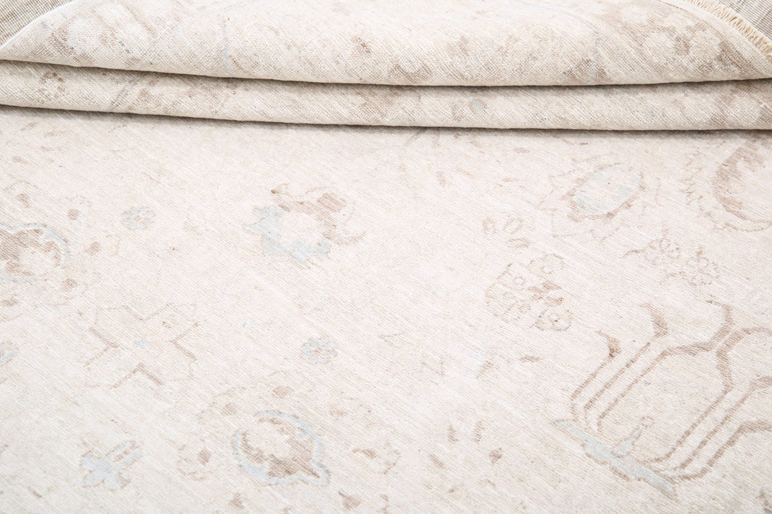 Serenity 8’ 7″ x 11’ 7″ - No. AV42302 - ALRUG Rug Store