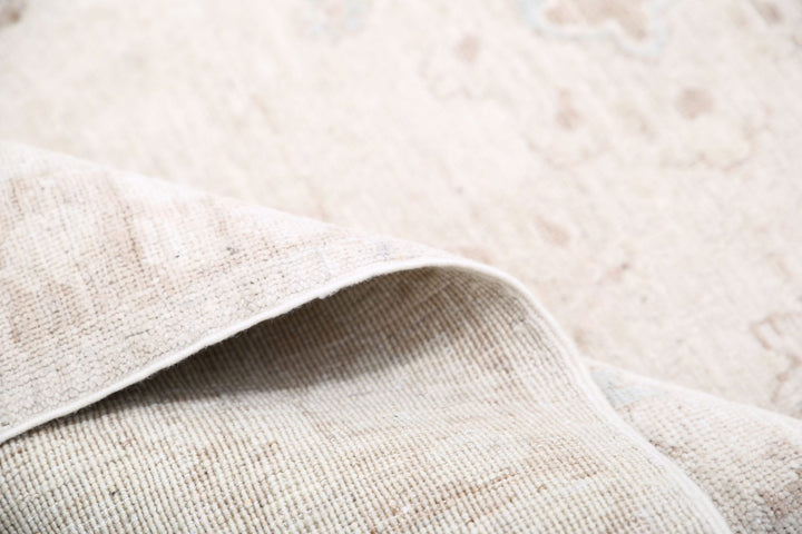 Serenity 8’ 7″ x 11’ 7″ - No. AV42302 - ALRUG Rug Store