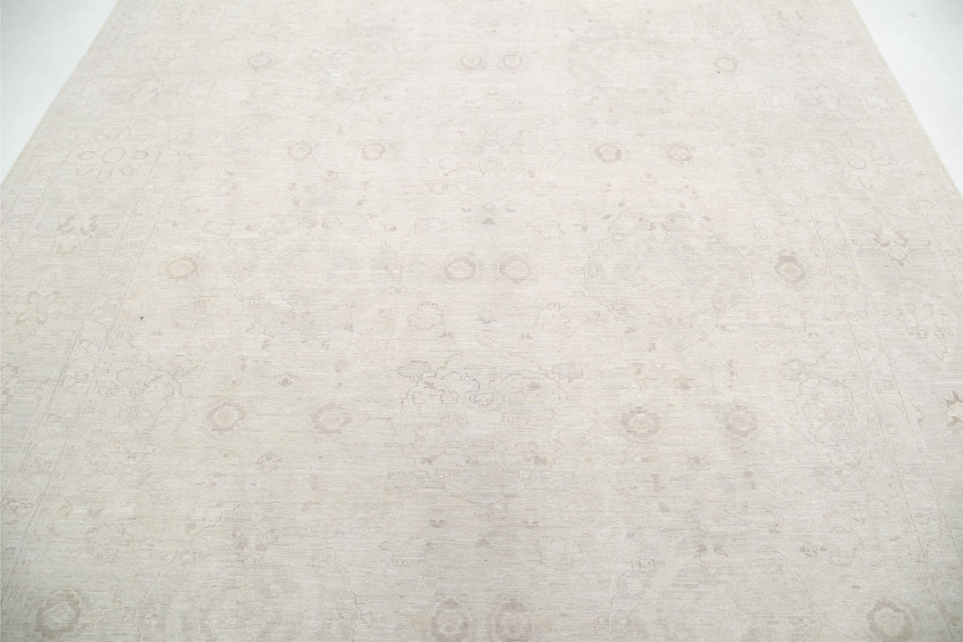 Serenity 8’ 9″ x 11’ 3″ - No. AV28149 - ALRUG Rug Store