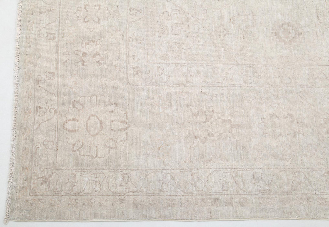 Serenity 8’ 9″ x 11’ 3″ - No. AV28149 - ALRUG Rug Store