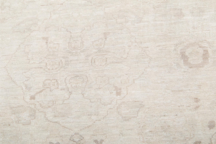 Serenity 8’ 9″ x 11’ 3″ - No. AV28149 - ALRUG Rug Store