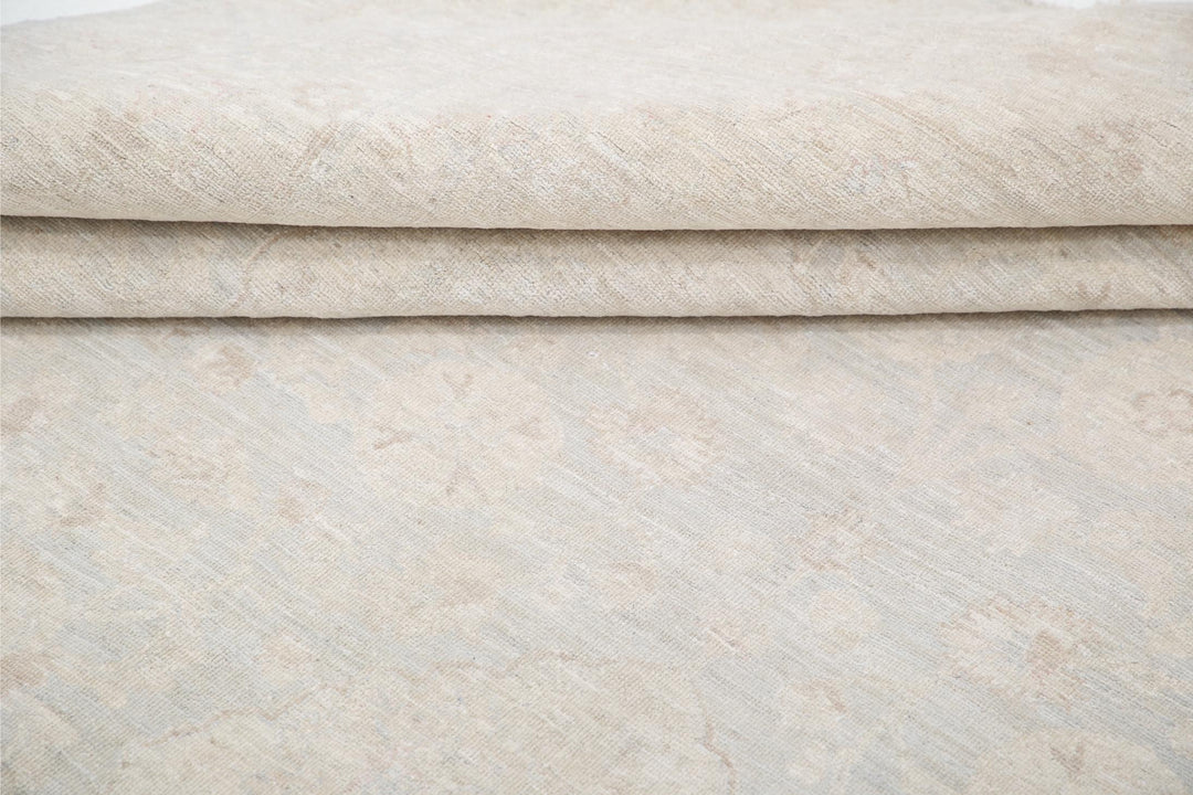 Serenity 7’ 10” x 9’ 10” - No. AV62123 - ALRUG Rug Store