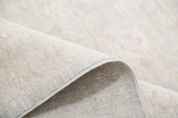 Serenity 7’ 10” x 9’ 10” - No. AV62123 - ALRUG Rug Store