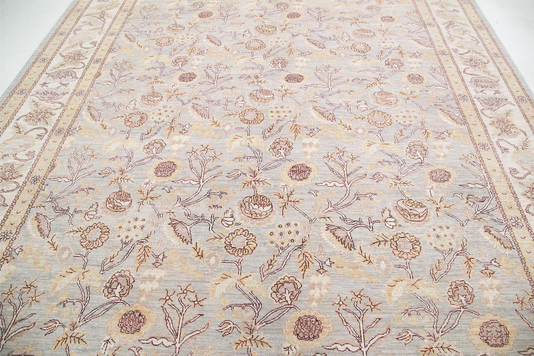 Serenity 9’ 9″ x 13’ 3″ - No. AV90679 - ALRUG Rug Store