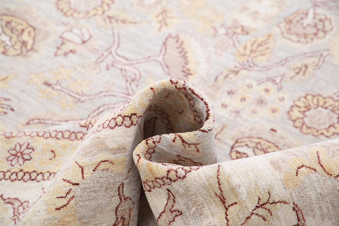 Serenity 9’ 9″ x 13’ 3″ - No. AV90679 - ALRUG Rug Store